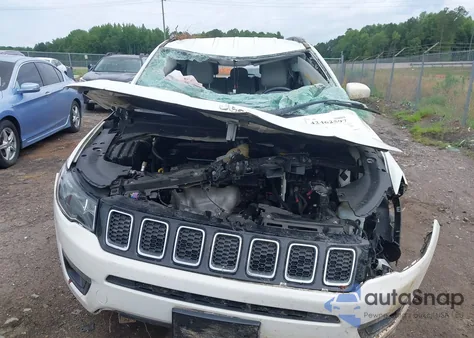 2018 Jeep Compass Latitude 4X4 из США, поврежденный, VIN 3C4NJDBB2JT248974